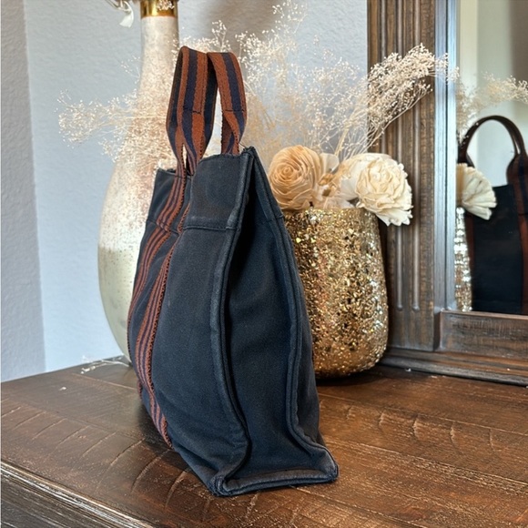 Hermes Toile Fourre-Tout PM. In good used condition. Distress look. - Picture 4 of 11